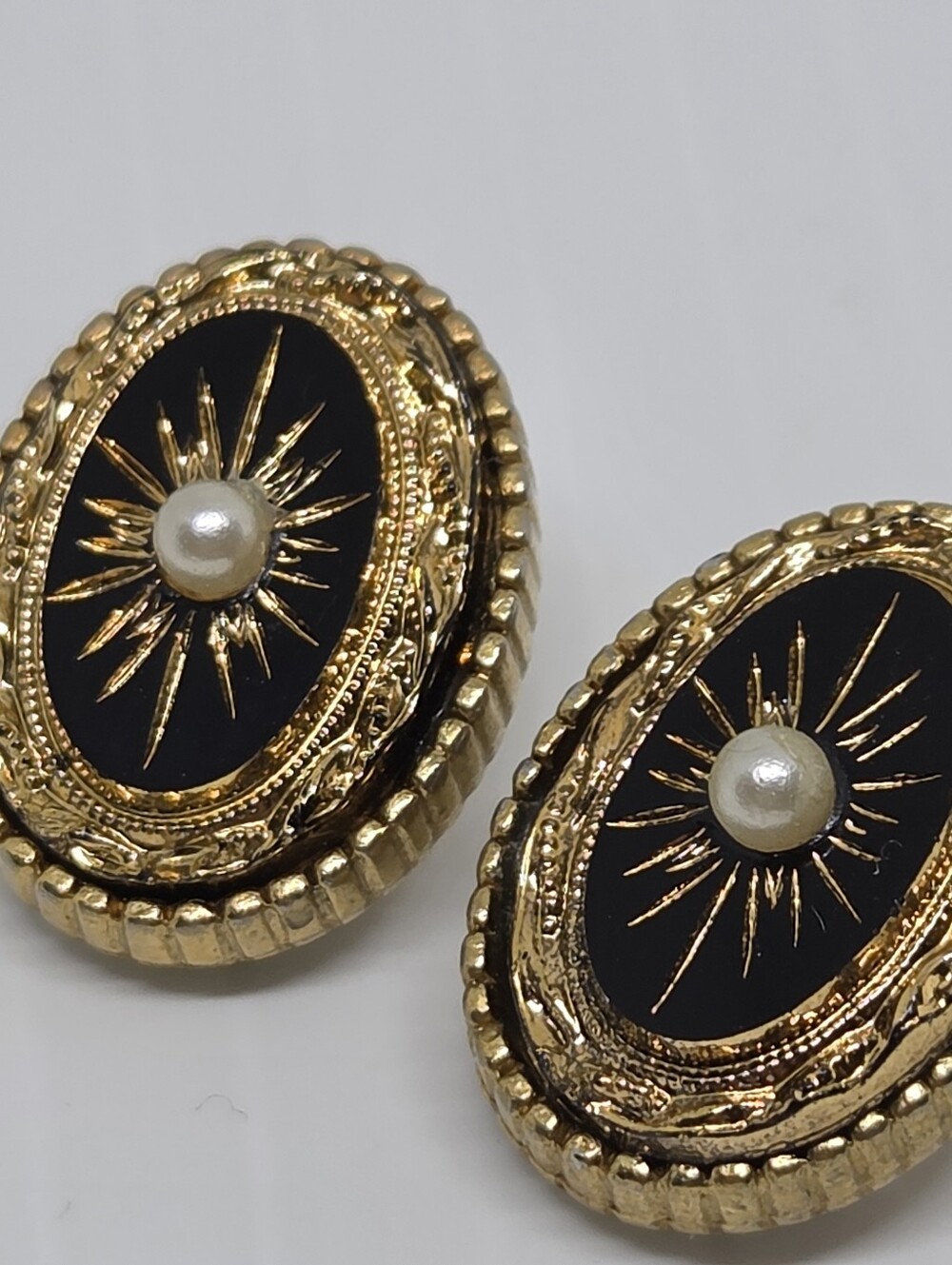 * Vintage Sphinx Victorian Revival SET Clip Earrings & Pin Brooch - Picture 13 of 15